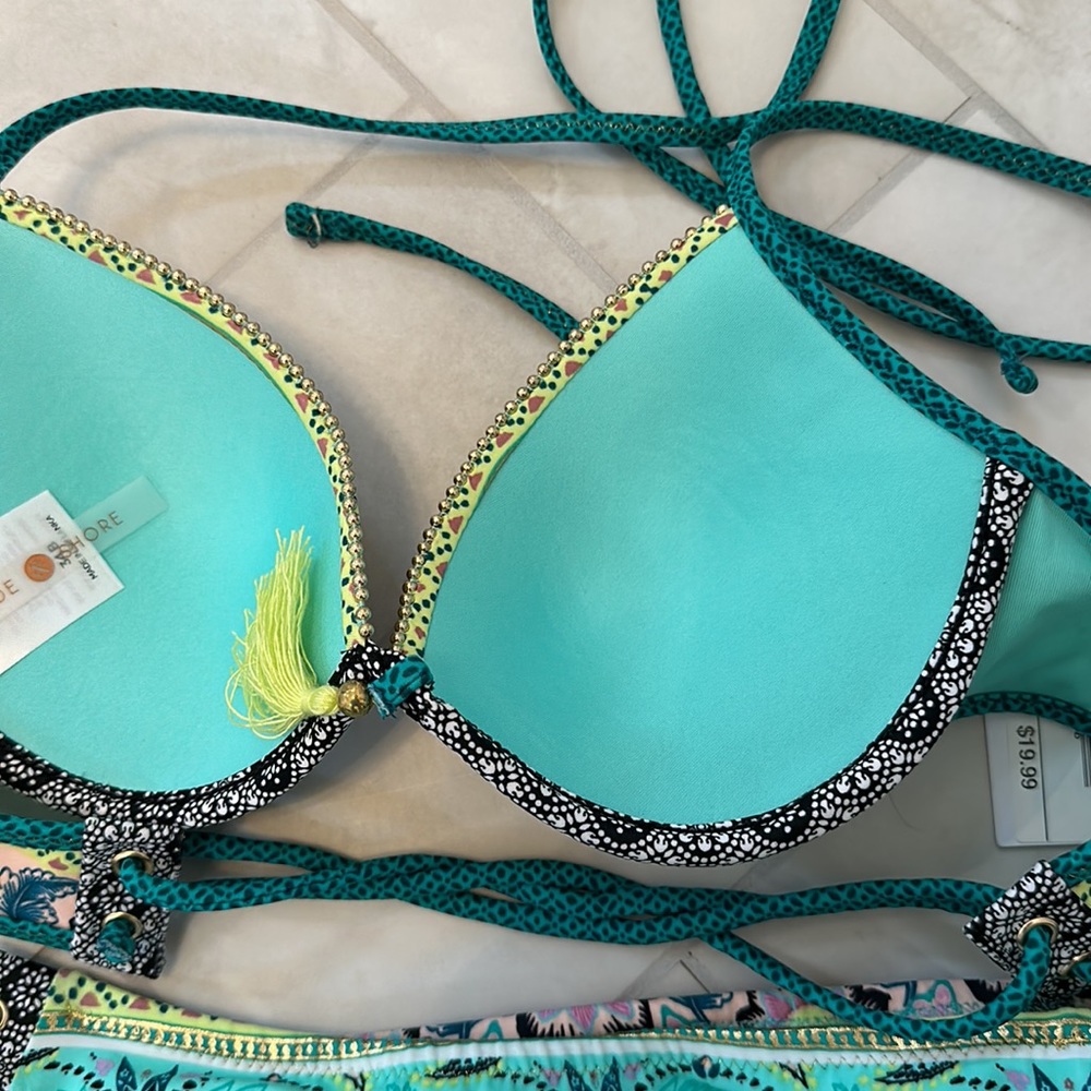 Bathing suit - Picture 4 of 4